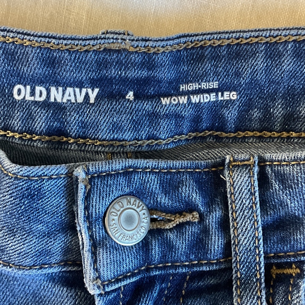 Old Navy Wide Leg Flared Jeans in Medium Blue - Picture 2 of 6